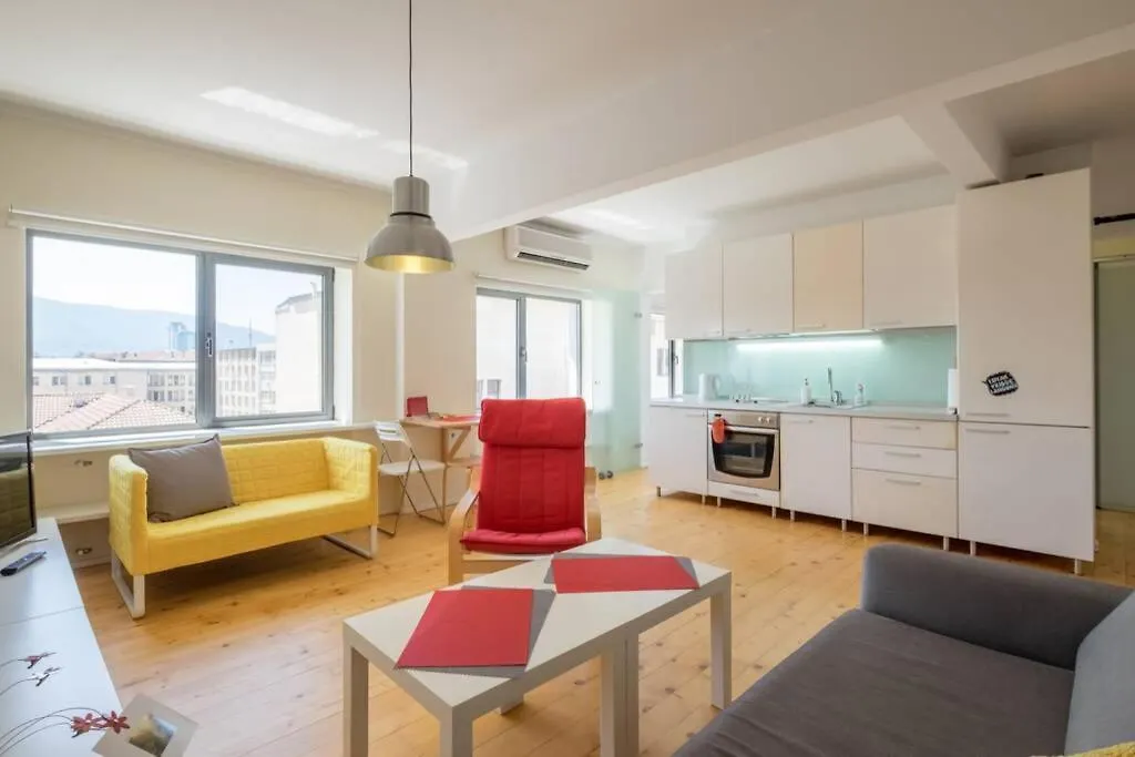 Home Is Where The Heart Is ~ 1-Bdr Central Charm Sofia Appartement